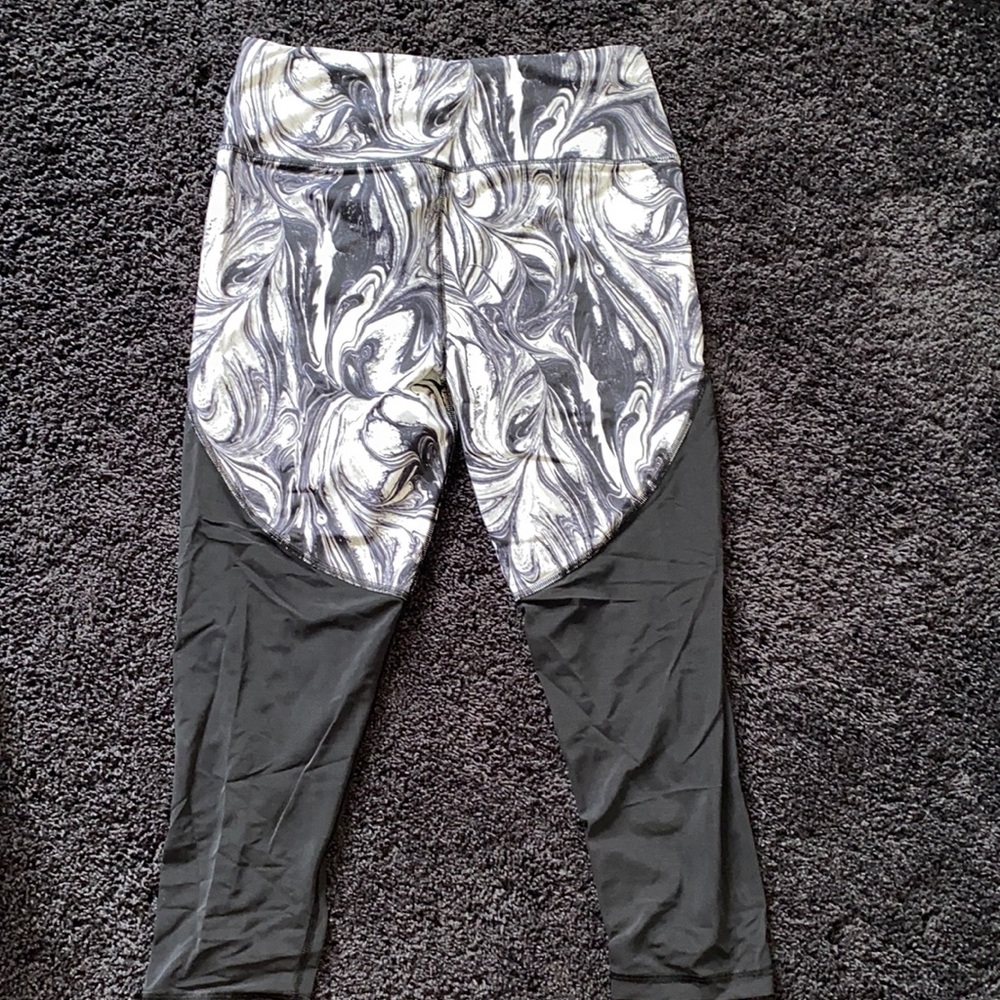 Victoria’s Secret Workout leggings